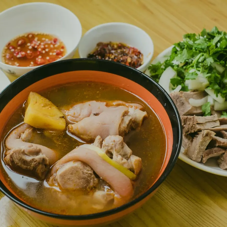 Lẩu chua cay